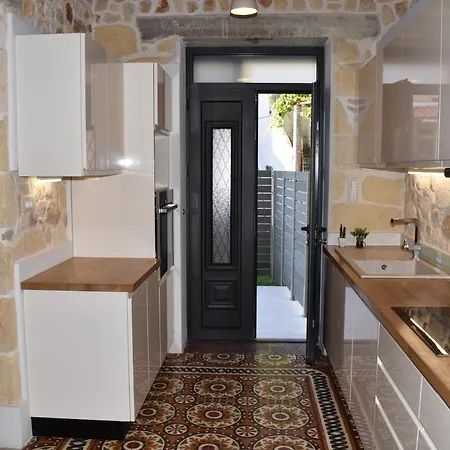 Nyaraló The Well D Hriszí Aktí Haniá